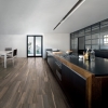SIGNUM e' lo spirito dinamico e contemporaneo del legno in gres porcellanato. Le doghe sono disponibili nei quattro formati 22,5x90, 15x90, 30x120 e 20x120 tutte in finitura Naturale/Rettificato.